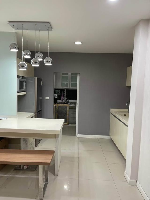 หมู่บ้านมัณฑนา ( ซ.กรุงเทพกรีฑา 7 หรือเข้าทางรามคำแหง 60) ให้เช่า 50,000 7