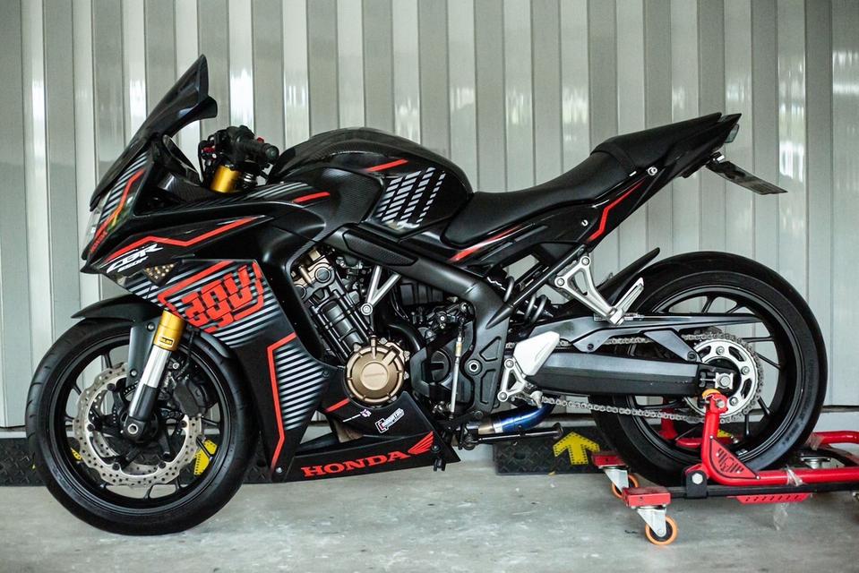 HONDA CBR650F 4