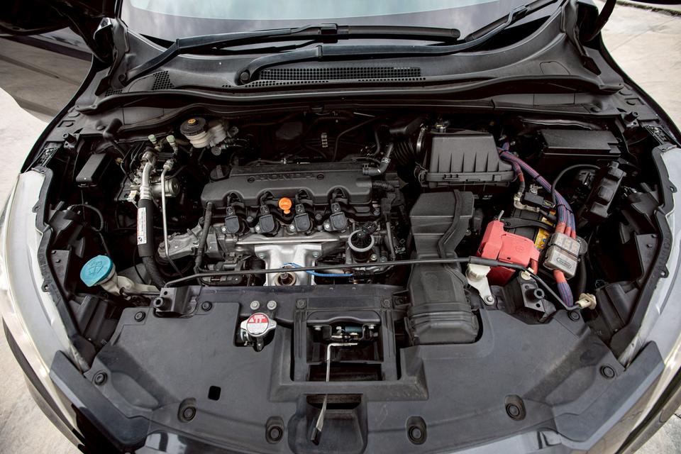 Honda Hrv 1.8E limited ปี 2017 มือเดียวป้ายแดง เบาะไฟฟ้า สีเทา  8