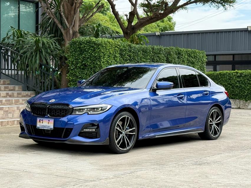 2022 BMW 330e MSPORT G20 รถมือเดียวออกป้ายแดง รถวิ่งน้อยเพียง 53,000 กม รถเข้าศูนย์ทุกระยะ รถไม่เคยมีอุบัติเหตุครับ รูปที่ 4