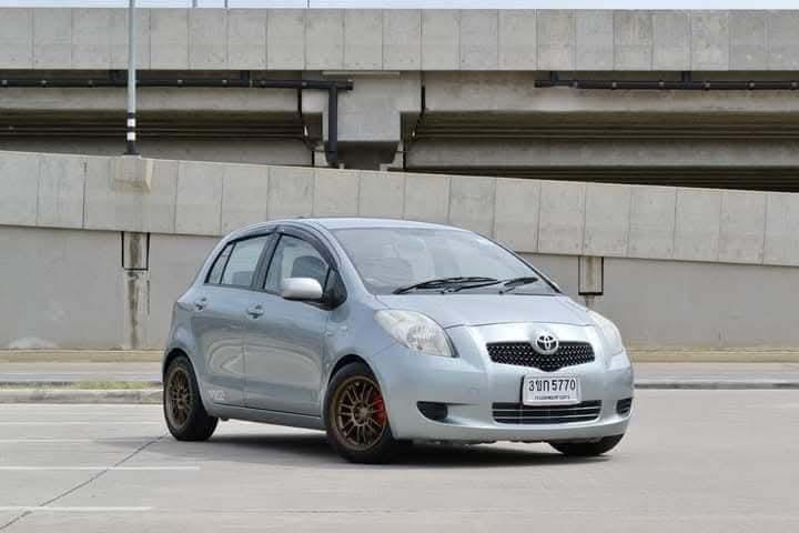 Toyota Yaris ขายถูกๆ