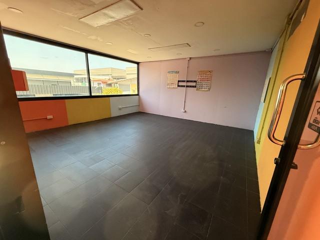 P652 ให้เช่าพื้นที่ ที่ดินพร้อมสิ่งปลูกสร้าง ติดถนนพัฒนาชนบท 3 เหมาะสำหรับเปิดร้านค้า ออฟฟิศ โกดัง หรือทำธุรกิจ 5