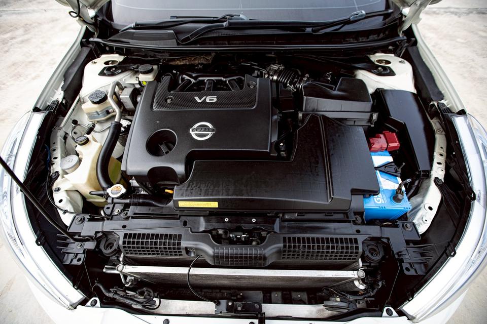 Nissan Teana 250XV Sunloof รุ่นท๊อปสุด ภายในดำ ปี 2010 สีขาว  9