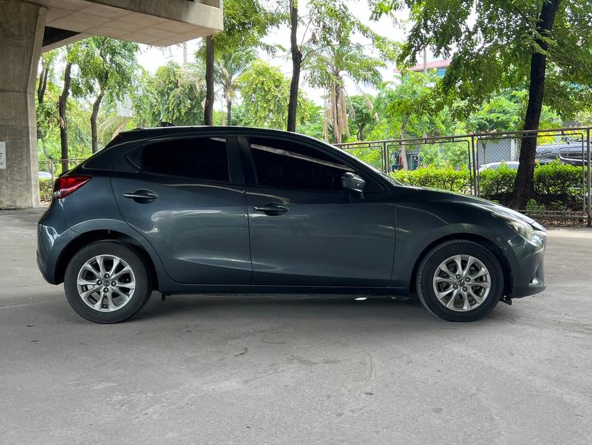 ขายรถ mazda2 1.5 SKYACTIV ปี 2015 สีเทา เกียร์ออโต้ 8