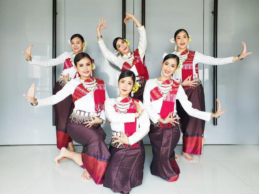 รูป รับจัดการแสดง วงโปงลางดนตรีพื้นบ้านอีสาน ศิลปะ วัฒนธรรมไทย-อีสาน