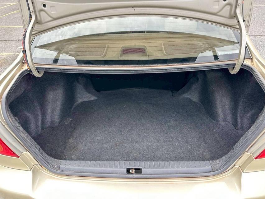 รหัสรถ QT528 Toyota Altis หน้าหมู 1.6 E vvti Auto ปี 02  12