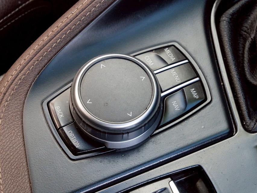 รหัสรถ 12AT288 📌 BMW X1 2.0 sDrive20d M Sport (CKD) | ปีจด : 2019 12