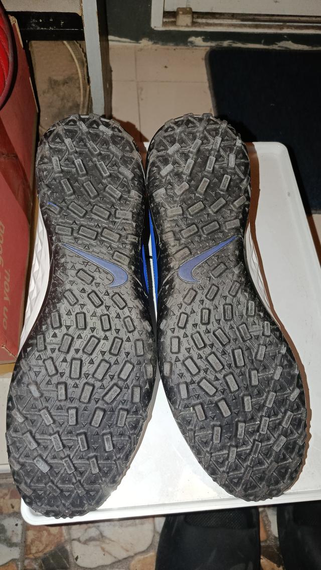 รองเท้าสตั๊ดร้อยปุ่ม รูปที่ 5