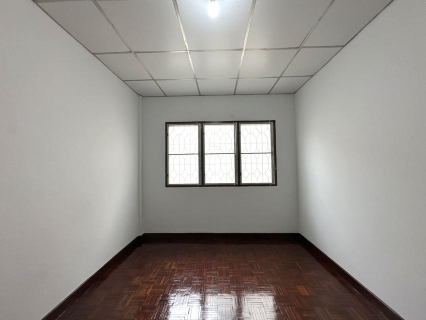 ขายทาวน์เฮ้าส์ 2 ชั้น 16 ตรว. 2ห้องนอน 2ห้องน้ำ 1.9ล้าน นนทบุรี 11