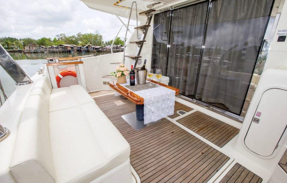 ขายด่วน YACHT AZIMUT 43 FEET- FLYBRIDGE 2