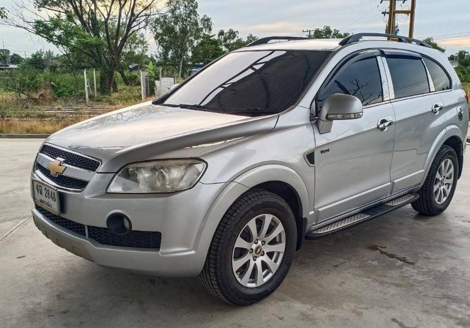 Chevrolet Captiva ปี 2010 สีเทา 2