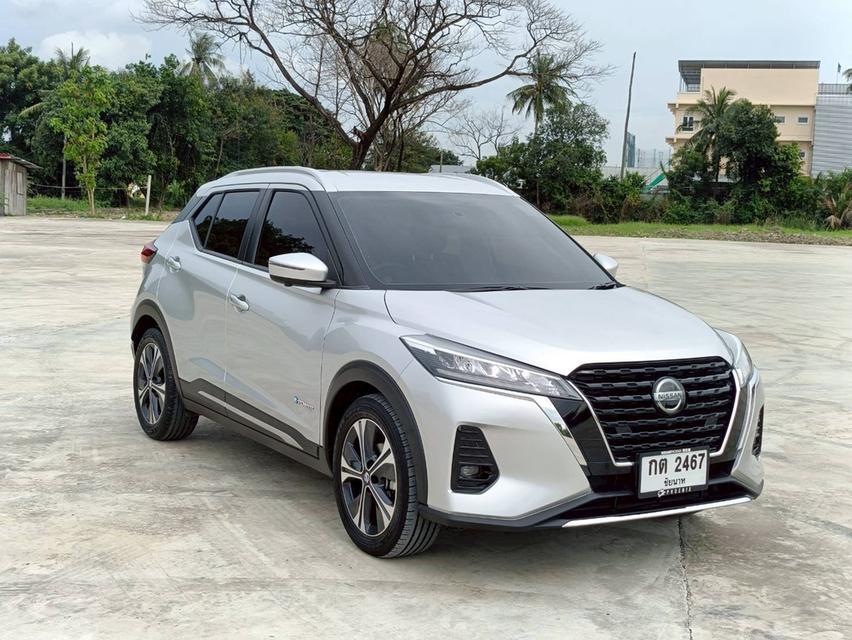 NISSAN Kicks Wagon 4dr V FWD 1.2i Y22 (mnc)สีเทา ออโต้ รถสวยรถบ้านสภาพป้ายแดง