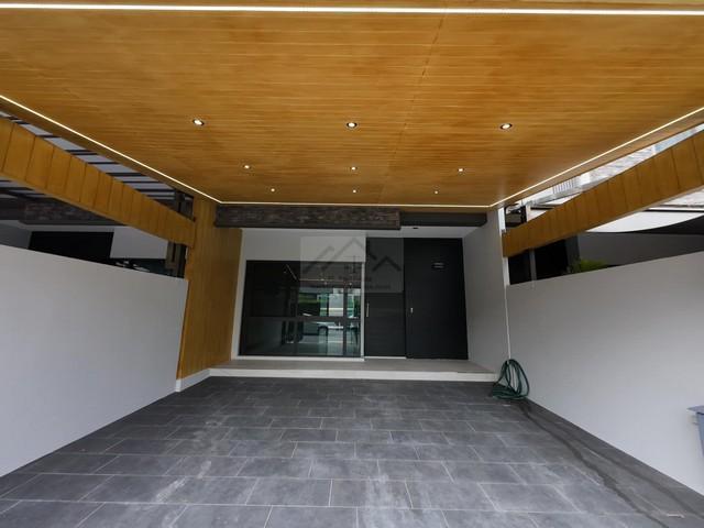 ให้เช่าทาวน์โฮม 3 ชั้น 29.9 ตร.ว. The Landmark เอกมัย-รามอินทรา Luxury ใกล้เลียบด่วน 1