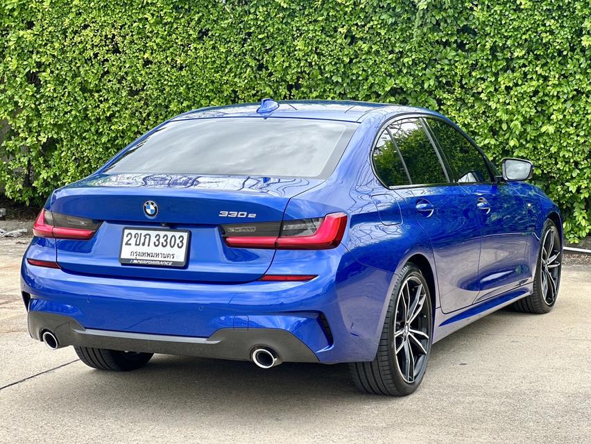 BMW 330e M Sport 6
