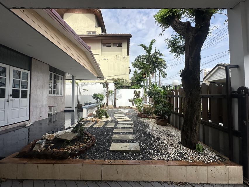 🏡 ขายบ้านเดี่ยวชั้นเดียว   54 ตร.ว.  รีโนเวทใหม่ พร้อมเข้าอยู่  ม.เสริมมิตร ซอยนวมินทร์ 68   รีโนเวทใหม่ พร้อมเข้าอยู่ 2