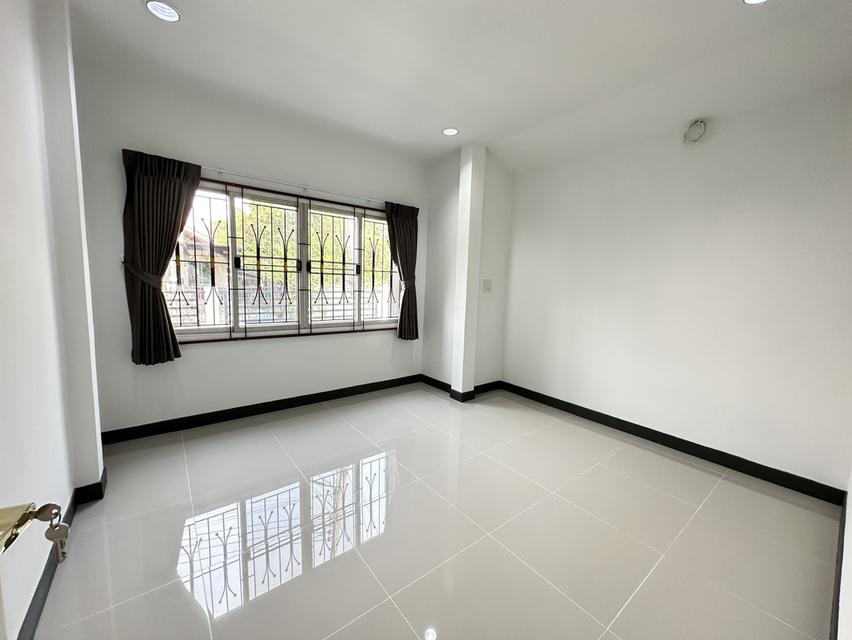 หมู่บ้านเพ็ญศิริเพลส สุวินทวงศ์ 45 9