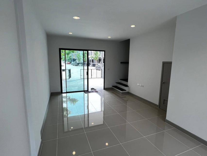 ปล่อยเช่าบ้านเปล่า 3 ชั้น โครงการ Premium Place  พหลโยธิน-รามอินทรา 20