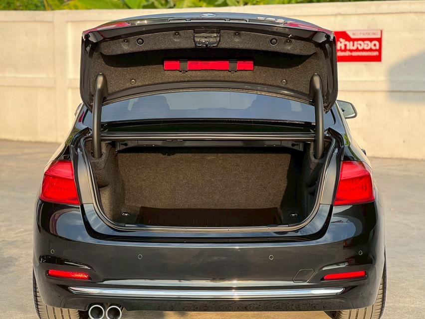 ปี 2016 BMW SERIES 3, 320d LUXURYโฉม F30 ปี12-20 สีดำ เกียร์ออโต้ เครื่องยนต์ดีเซล 17