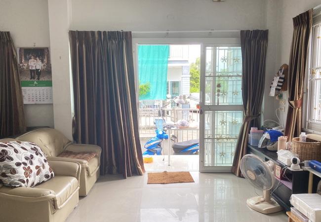 ขายบ้านแฝด หมู่บ้านพรหมศิริ เพชรเกษม 77 เนื้อที่ 33.6 ตร.ว. 2 ชั้น 3 นอน 3 น้ำ 4