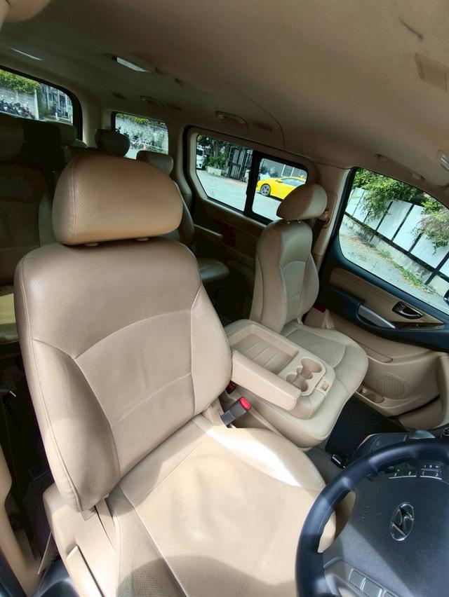Hyundai H1 รุ่น 2.5 Elite ดีเซล เกียร์ออโต้ ปีจดทะเบียน 2021 8