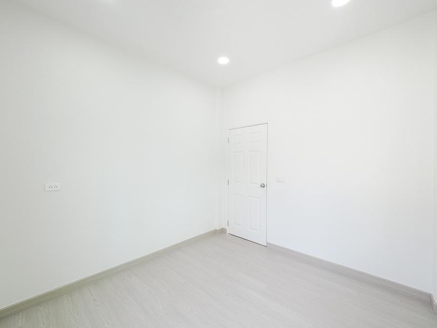 ขายราคาพิเศษ ทาวน์เฮ้าส์ 2 ชั้น ม.ณรุจา เนื้อที่ 30 ตร.ว. 4นอน 2น้ำ บ้านสวย หน้ากว้าง แปลงมุม ทำเลดีมาก ฟังชั่นดีเยี่ยม เฟอร์ครบ พื้นที่กว้าง 13