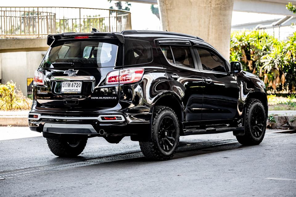 CHEVROLET TRAILBLAZER 2.8 LTZ 4WD ปี 2014 สีดำ รถครอบครัว 7 ที่นั่ง สภาพดี  6