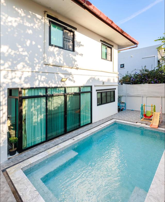 Pool villa 2 ชั้น 🏊‍♀️💗มี 5 ห้องนอน 3 ห้องน้ำ  ราคา 7.8 ล้านบาท  !!โอนคนละครึ่ง 1