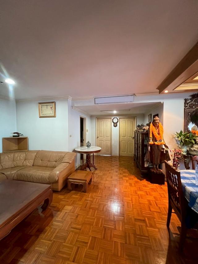 The Executive Regent, Nang Linchee Road 2