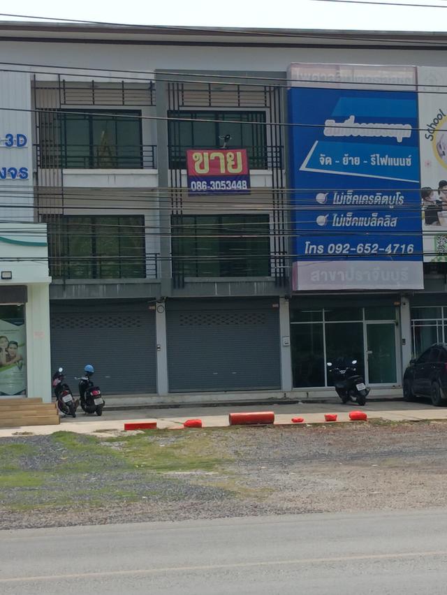 อาคารพาณิชย์ 3 ชั้นติดถนนใหญ่ 5