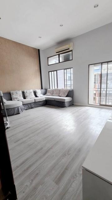 P820 ให้เช่าทาวน์โฮม 3 ชั้น โครงการ บ้านกลางเมือง รัชดา เหม่งจ๋าย รีโนเวทใหม่ ใกล้ MRT พร้อมอยู่สภาพดี สะอาด พร้อมเข้าอยู่ 8