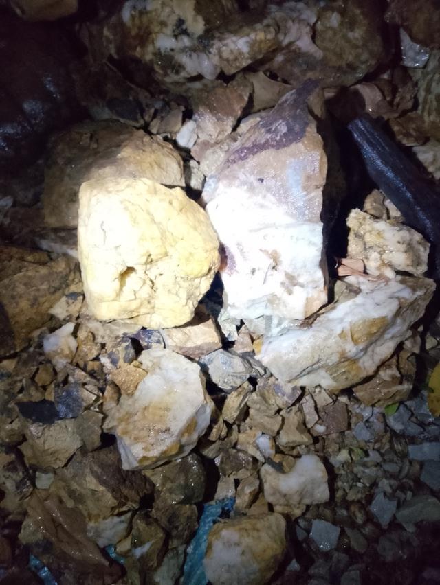 หินแร่ทองคำ หินควอตซ์ หินทองคำดิบ รูปที่ 3