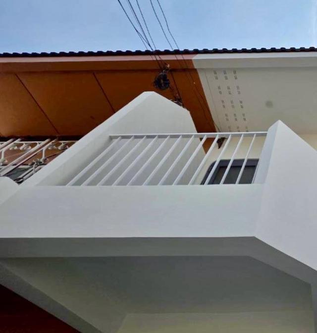 ขายหรือให้เช่าทาวน์เฮ้าส์ย่านโชคชัยสี่ พื้นที่ใช้สอย 95 ตรม. บนพื้นที่ 19 ตรว. ลาดพร้าว จำนวน 2 ชั้น หลังมุมรีโนเวทใหม่ 15