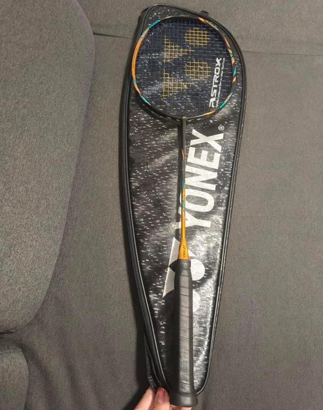 ส่งต่อไม้แบดมินตัน Yonex 2