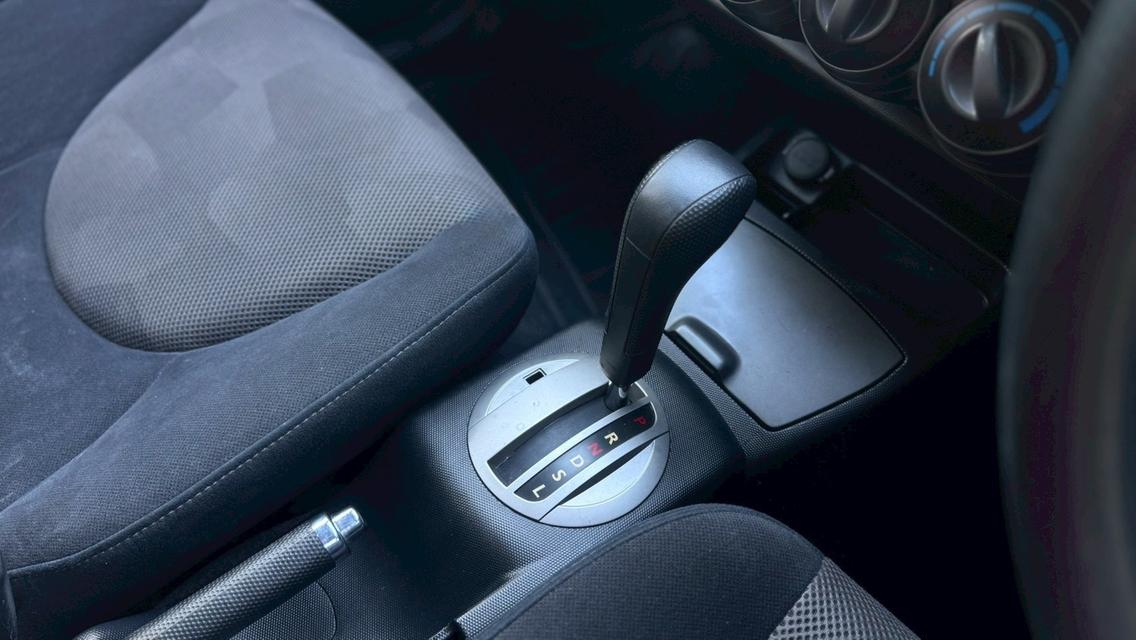 Honda Jazz 1.5 GD 2004 ขายสด 99,000 บ. โทร. 0922639576 เอ๋ รูปที่ 9