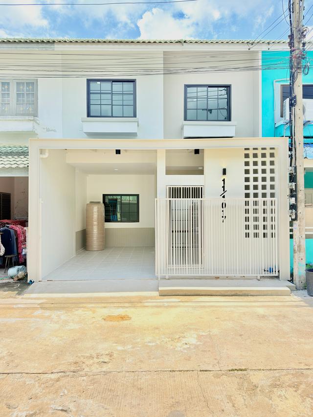 ขายทาวน์เฮ้าส์ หมู่บ้านนริศรา ซ.22 (โทรสอบถามราคา) 2