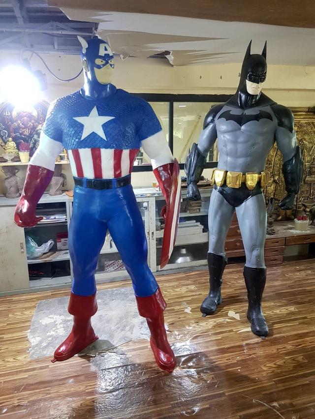 หุ่นจำลองฮีโร่แบทแมน หุ่นแบทแมนไฟเบอร์กลาส ขนาดสูง2เมตร มือหนึ่ง 4