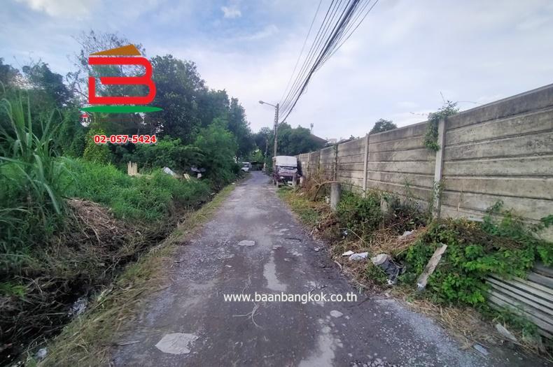 ที่ดินเปล่า เนื้อที่ 1-3-8 ไร่ จันทน์ 43 แยก 18 (ซอยสมาคมตระกูลโต๋ว), ใกล้เซ็นทรัลพระราม 3 ถนนเจริญราษฎร์ แขวงบางโคล่ เขตบางคอแหลม 3