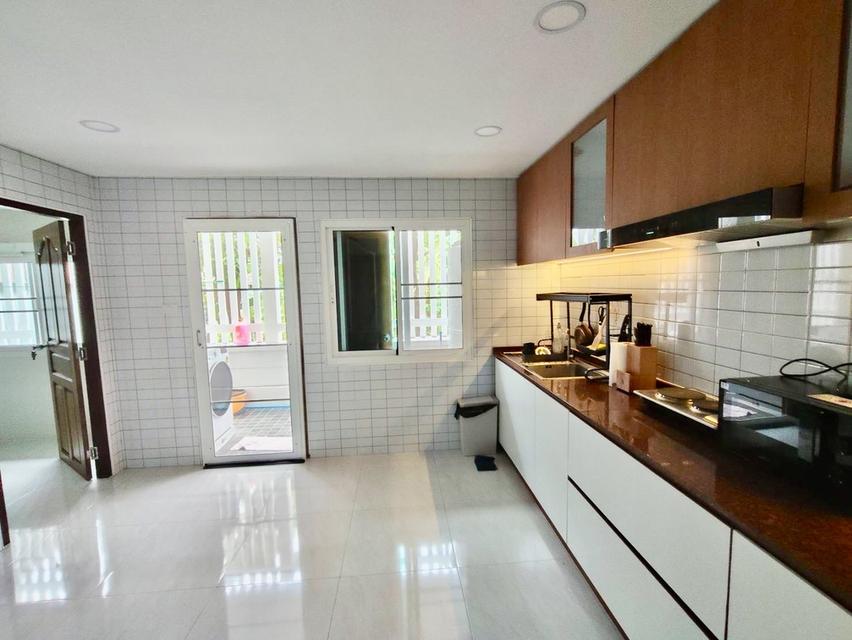 ขายบ้านเดี่ยวรีโนเวทใหม่สไตล์โมเดิร์นลักชัวรี่ หมู่บ้านเปรมฤทัย (Premruethai) ซอยรามอินทรา 46/1 ใกล้ Live Ramintra และรถไฟฟ้าสายสีชมพูสถานีคู้บอน 10