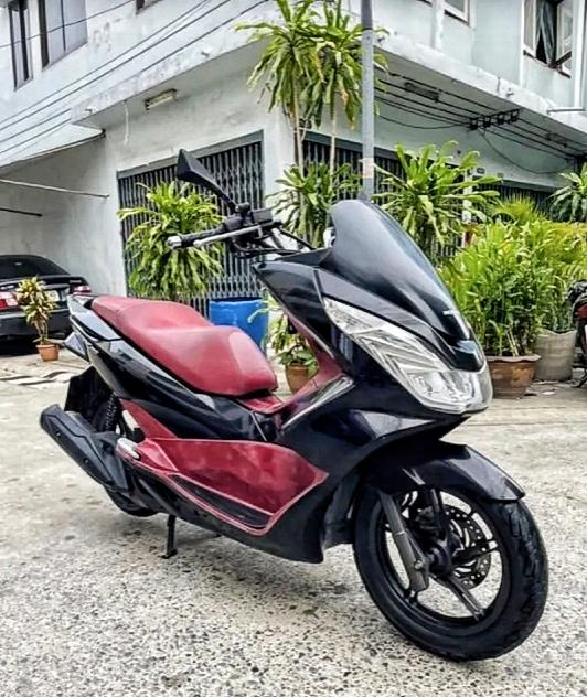 Honda pcx แดงดำ 2