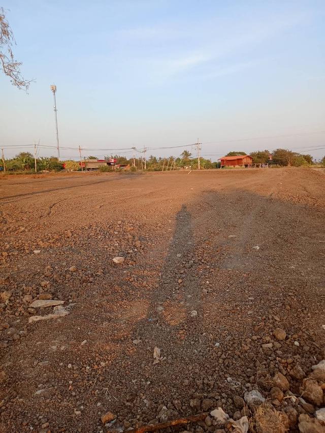 ที่ดินติดทางหลวง ในชุมชน ใกล้วัดเกริ่นกฐิน แปลงใหญ่ 10 ไร่กว่าถมแล้ว 3