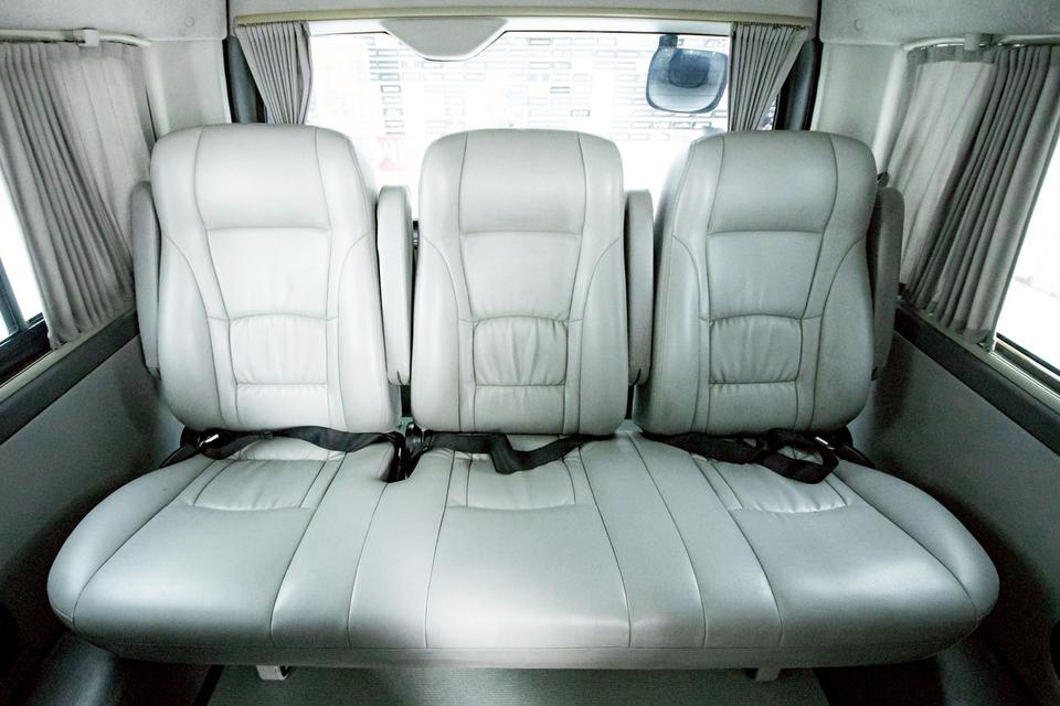 TOYOTA COMMUTER 2.5 D4D 2011  7