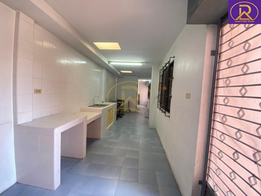 ให้เช่าบ้านเดี่ยว2ชั้น เลี้ยงสัตว์ได้ หมู่บ้านกีรติ 5 บ้านสวน 9 ซ.1 ใกล้โรงเรียนจั่นอนุสรณ์ ต.บ้านสวน อ.เมืองชลบุรี จ.ชล 6