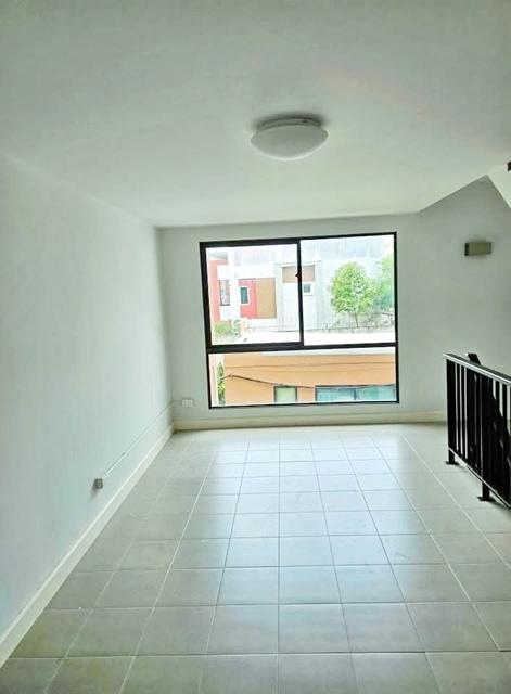 ให้เช่าอาคาร 3.5 ชั้นหลังริม 28 ตร.วา.ถ.เพชรเกษม77-81 โฮมโปร เพชรเกษม 2.5 กม.350 ตร.ม. 5 นอน 3 น้ำ ตลาดอุ่นเรือน 1.1 กม. 2