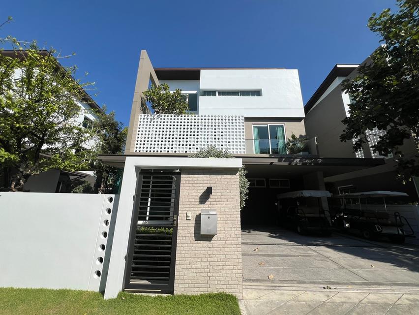 ขายบ้านตัวอย่าง บ้านเดี่ยว 3 ชั้น โครงการ Nirvana Absolute Bangna 1