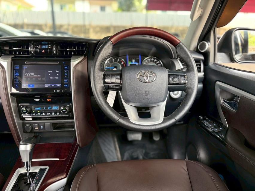 ปี 2017 TOYOTA FORTUNER, 2.4 V คู่มือBookserviceครบรับประกันตัวถังเดิม 100% รูปที่ 15