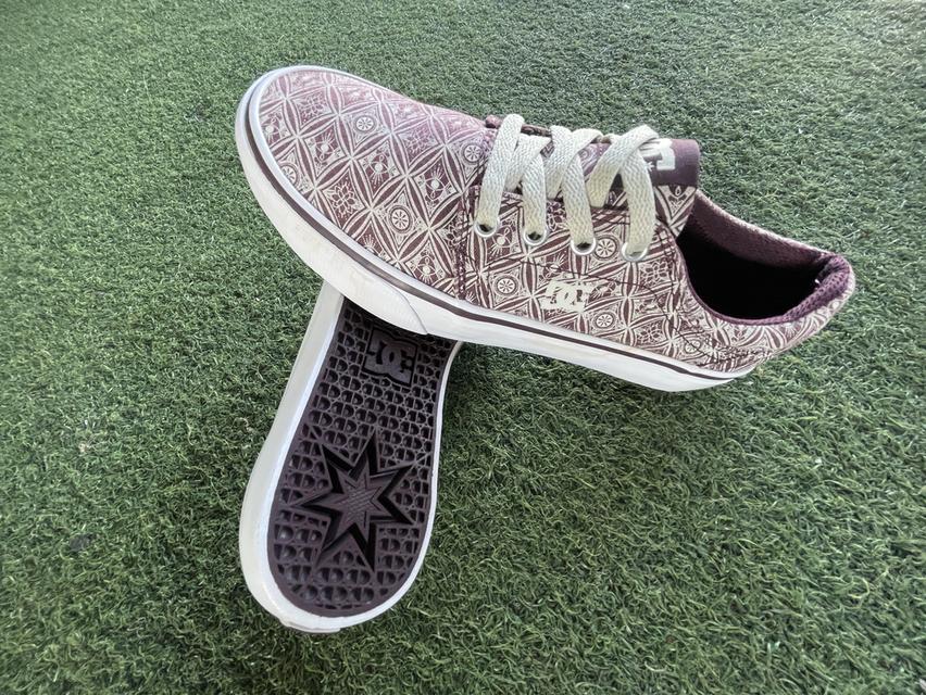 รองเท้าผ้าใบ DC Shoes สภาพใหม่มาก(ไม่แอดไลน์เข้ากลุ่มใดๆทั้งสิ้น)