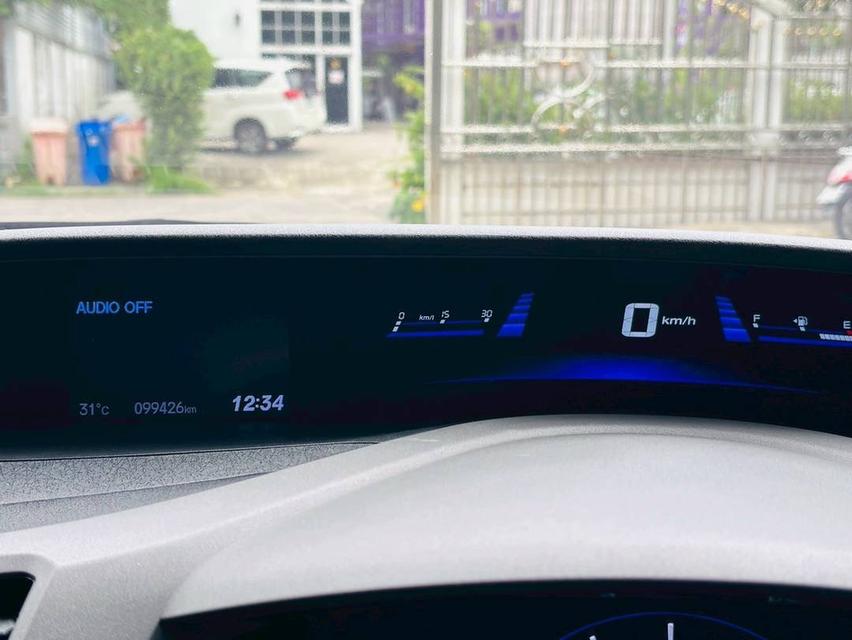 #HONDA CIVIC ตัว E เครื่อง1.8cc.  เกียร์AUTO ปี 2013 #รถไมล์แท้100%คะ  4