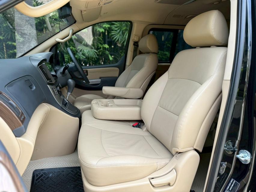 ขาย Hyundai H1 2.5Elite ปี21 12
