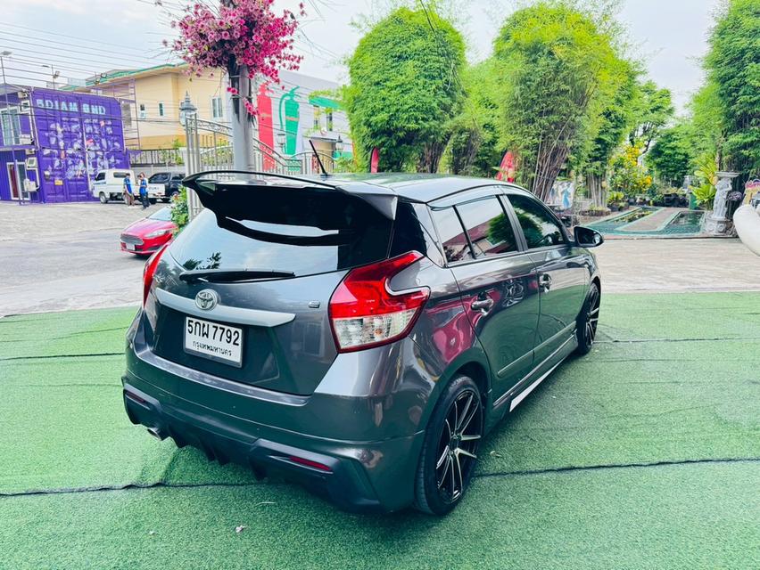 2014 Toyota YARIS 1.2 E Hatchback 6