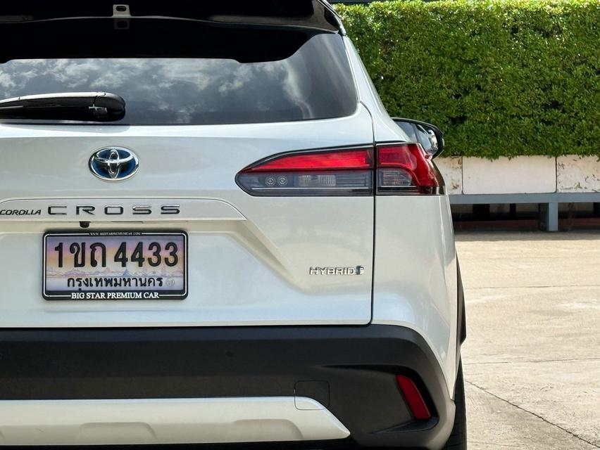 2022 Toyota CROSS HYBRID PREMIUM รถมือเดียวป้ายแดง รถวิ่งน้อย เข้าศูนย์ตามระยะ รถไม่มีอุบัติเหตุครับ รูปที่ 9